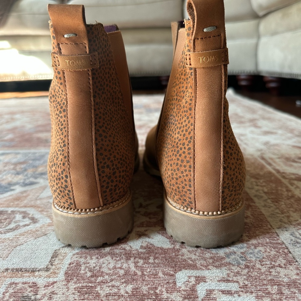 Tom’s women’s Cleo boots cheetah 9.5 - Picture 3 of 4